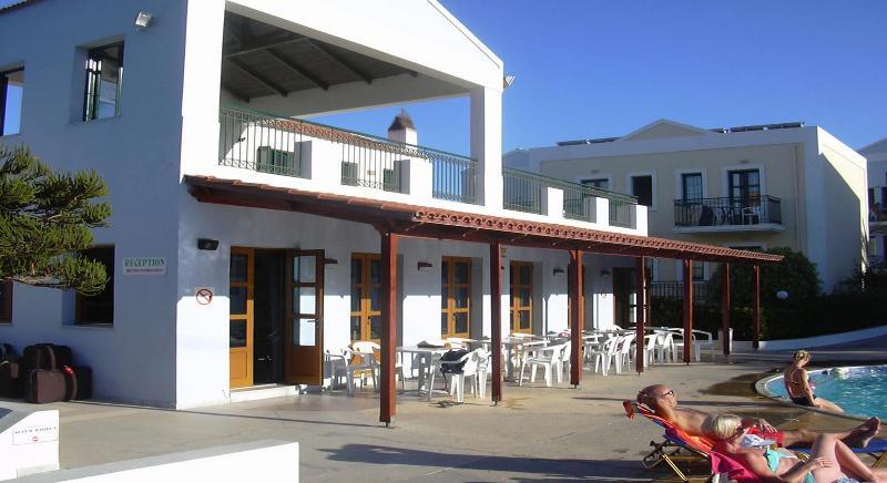 Camari Garden Hotel Apartments Gerani  Exterior photo