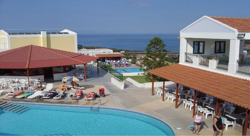 Camari Garden Hotel Apartments Gerani  Exterior photo